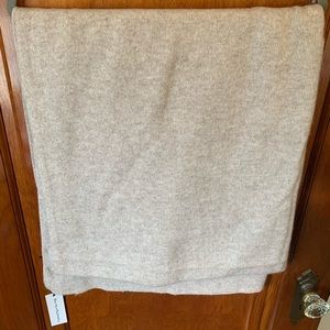 White + Warren Cashmere Travel Wrap